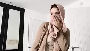 Mother Sex Porn Arab Girl - ic-vt-nss.xhcdn.com/a/NTMxNTI5ODRkMGYyYmVlNzNkZmRm...