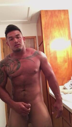 Giant Gay Samoan Porn - Samoan jerking off - ThisVid.com