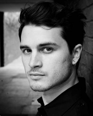 Michael Malarkey Porn - Michael Malarkey- Part time actor, part time musician, full time hottie