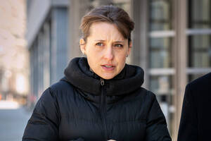 Allison Mack Porn - Allison Mack is begging for a separate Nxivm trial