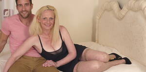 Mature Housewife Fucking - British mature housewife fucking and sucking - Mature.nl