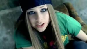 Avril Lavigne Lesbian Porn - No, Avril Lavigne's Not 'Canceled' for Singing About Straight People