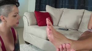 Mikayla Miles Feet Porn Huge - Mikayla Miles recebe seu sexy tamanho 16 pÃ©s adorado por duas lÃ©sbicas Hot  - RedTube