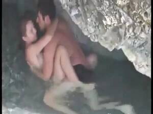 couple caught fucking on beach - Hidcam - couple caught fucking on cave at the beach - ThisVid.com