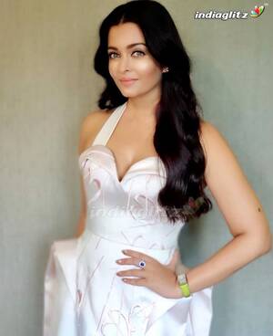 aishwarya rai bollywood actress nude - Aishwarya Rai Photos - Bollywood Actress photos, images, gallery, stills  and clips - IndiaGlitz.com