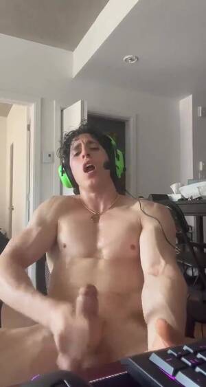 live webcam jerk off - Cam Solo & Bait: Gamer jerking off in front ofâ€¦ ThisVid.com