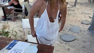 beach panties down - Panties off at the beach restuarant - XVIDEOS.COM