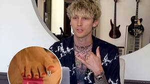 Megan Fox Foot Porn - Machine Gun Kelly Reveals Foot Fetish for Megan Fox's Feet