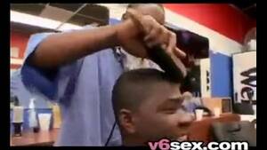 Blowing Barber Porn - barber shop blowjob - XVIDEOS.COM