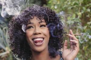 Ana Foxxx Smoking - Ana Foxxx Smoking | Saddle Girls