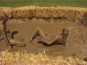 mud pit lesbian sex fight - Lesbian: Mud Fight - ThisVid.com