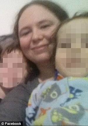 mother abused - The mother-of-three from Oklahoma is seen with her two older kids