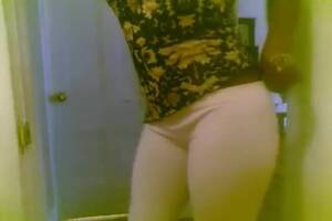 Ebony Porn White Leggings - Ebony fart in white yoga pants - ThisVid.com