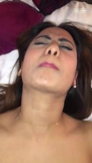 Arab Pain - Arab babe slowly feels pain | xHamster