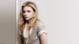 Chloe Moretz Facial Porn - HD wallpaper: Chloe Grace Moretz, Actresses, ChloÃ« Grace Moretz, portrait |  Wallpaper Flare
