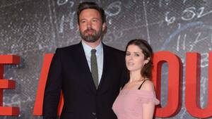 Anna Kendrick Porn Shower - How Tall Is Anna Kendrick? See Photos With Other Stars