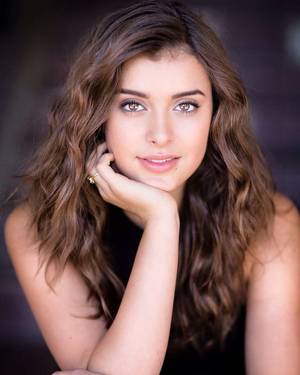 Kira Dance Mom - I'm 15 and single but looking for the perfect guy. I love dancing at ALDC.  I'm very close with the dancers here. M mom is Kira.