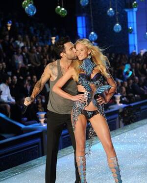 Anne Vyalitsyna Having Sex - Anne V. and Adam Levine Might Have Broken Up