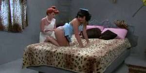 Flintstones Lesbian - Flinstones Lesbian Parody - Tnaflix.com