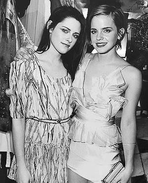 Kristen Stewart Emma Watson Porn - kristen Stewart and Emma Watson (2012)
