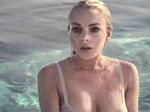 Lesbian Porn Lindsay Lohan - Lindsay Lohan Wants You to 'Start Trusting' Trump