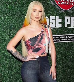 2016 Iggy Azalea Nude - Iggy Azalea Deletes Social Media Accounts After Nude Photo Leak