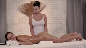 Connie Muscle Porn - Relaxxxed â€“ Kari & Connie