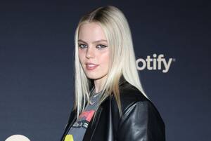 Drew Barrymore Bisexual Nude - Famous Bisexual People - Bisexual Celebrities Who Have Come Out