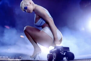 kim kardashian pussy cartoon - Leaked Kanye music video features Kim Kardashian birthing Kylie