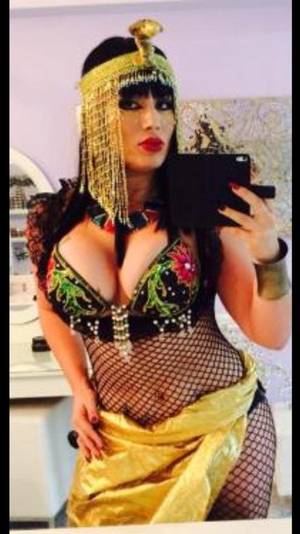 Egyptian Porn Star Riding Camel - 14 replies 29 retweets 89 likes