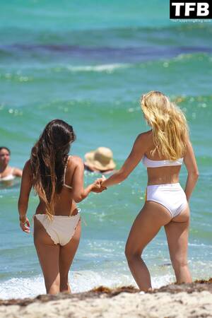 Chloe From Dance Moms Porn - Chloe Lukasiak Looks Sexy in a Bikini on the Beach in Miami (15 Photos) |  #TheFappening