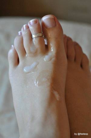 cum on my toes - cum on toes