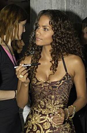 celebrity upskirt halle berry - Halle Berry - Wikipedia