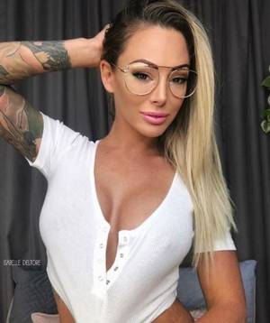Miss Nude Stars - Miss Nude World 2018 Isabelle Deltore leaves jail guard job to be porn star  'as she was bored with being objectified at work'