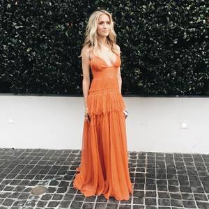 Formal Gown Cleavage Porn - PLAY PORN GAMES