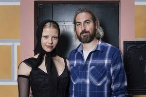 Expensive Ukraine Films Porn - Ti West, Mia Goth Dream Up a Technicolor Horror in 'Pearl' - Bloomberg