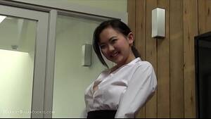 Asian Anal Plug Amateur - Asian anal butt plug - XVIDEOS.COM