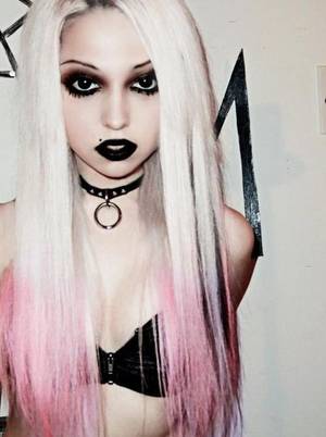 Blonde Gothic - goth make up