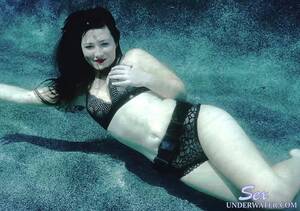 Cage Underwater - Jessica Cage - Sex Underwater Tour