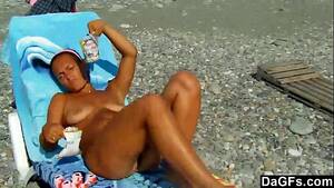 Beach Slut Porn - Dagfs - Filming Hot Slut On The Beach - XVIDEOS.COM