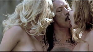Hot Lesbian Threesome Lindsay Lohan - Lindsay Lohan In Machete - Sex Scenes - XNXX.COM
