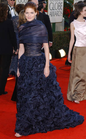 Debra Messing Tied Up Porn - Debra Messing in Oscar de la Renta (74th Golden Globe Awards)