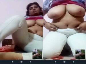 Indian Housewife Mature Sex - Mature Indian housewife showing her big boobies - FSI Blog