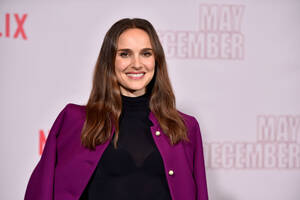 Natalie Portman Pool Porn - Natalie Portman Calls Her 'May December' Performance a 'Dream Role'