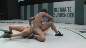 naked girls wrestling - Sexy dark girls wrestling naked - VÃ­deos Pornos Gratuitos - YouPorn