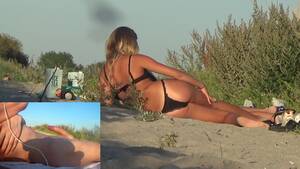 flashing public naked beach party - BEACH FLASHING 02 - ThisVid.com