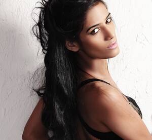 Bollywood Actress Popular Female Stars - Two Most Popular Hot Celebrities Of 2011- Sexy Poonam Pandey And Porn Star  Sunny Leone â€“ Kukikol â€“ Daily Road Talks