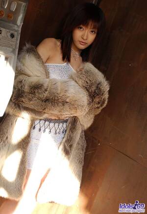 asian hotties in fur - Sakura Shiratori - Hot Asian model shows off her hot body