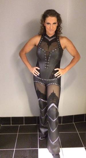 Brie Bella Stephanie Mcmahon Porn - 