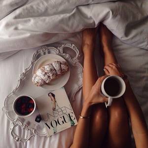 bed break - Tea in bed can be so elegant!